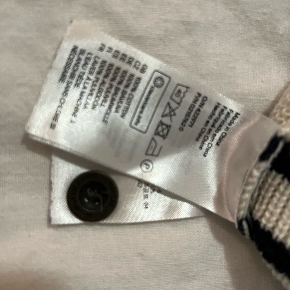 H&M Sweater - Picture 7 of 7